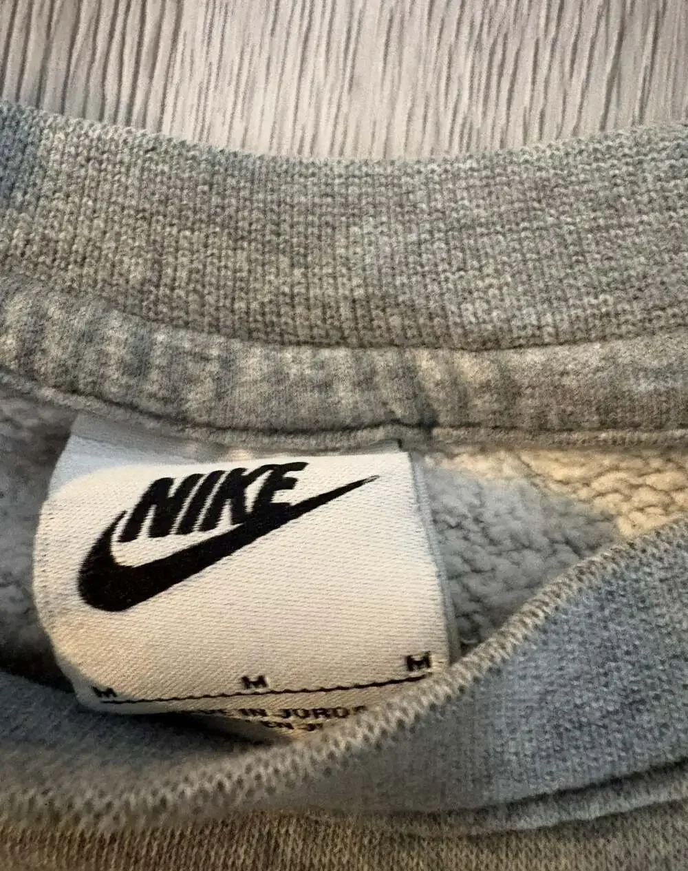 Nike Vintage Style Grey Crewneck Sweatshirt with Embroidered Swoosh Medium